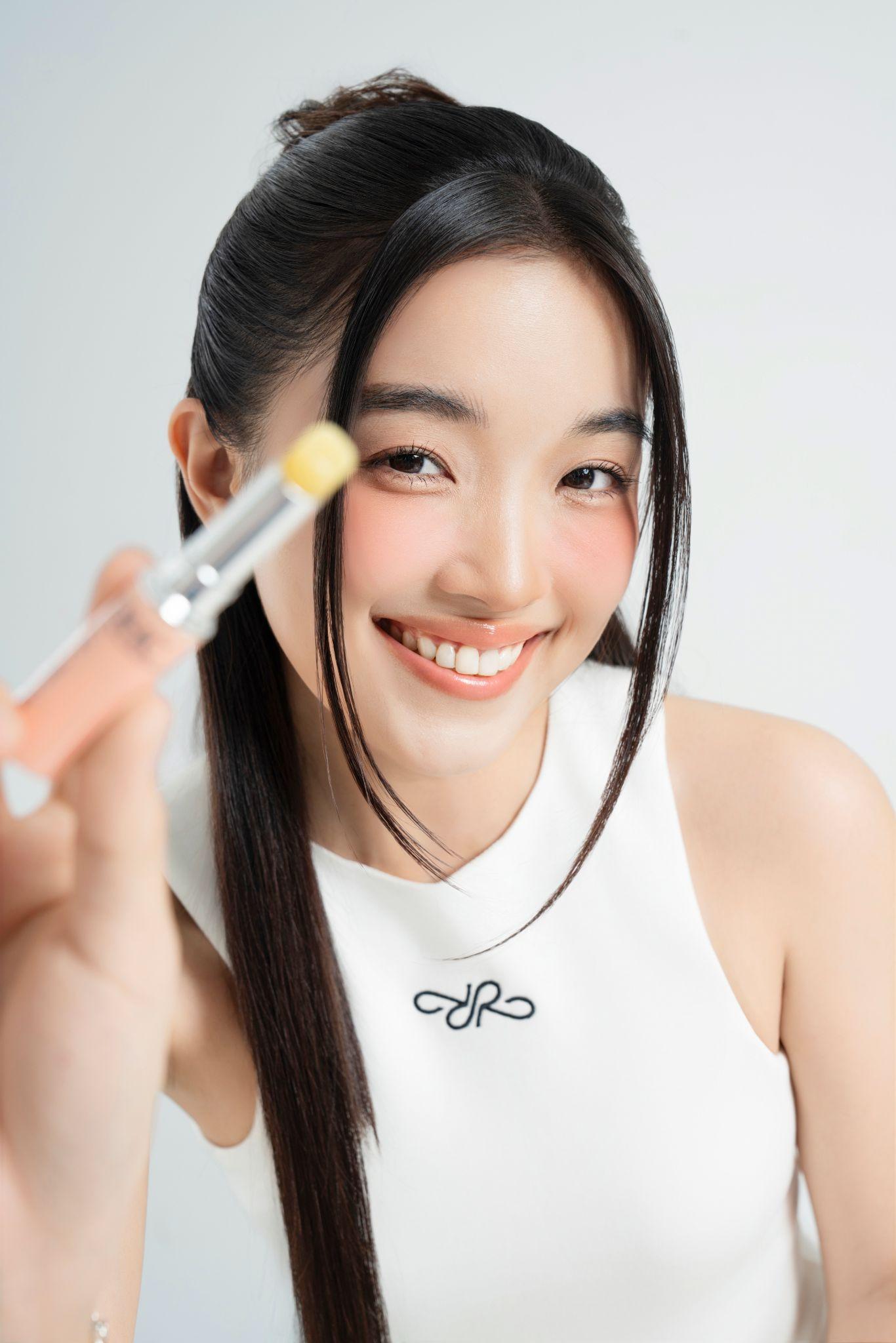 Lựa chọn thỏi son dưỡng có thành phần lành tính