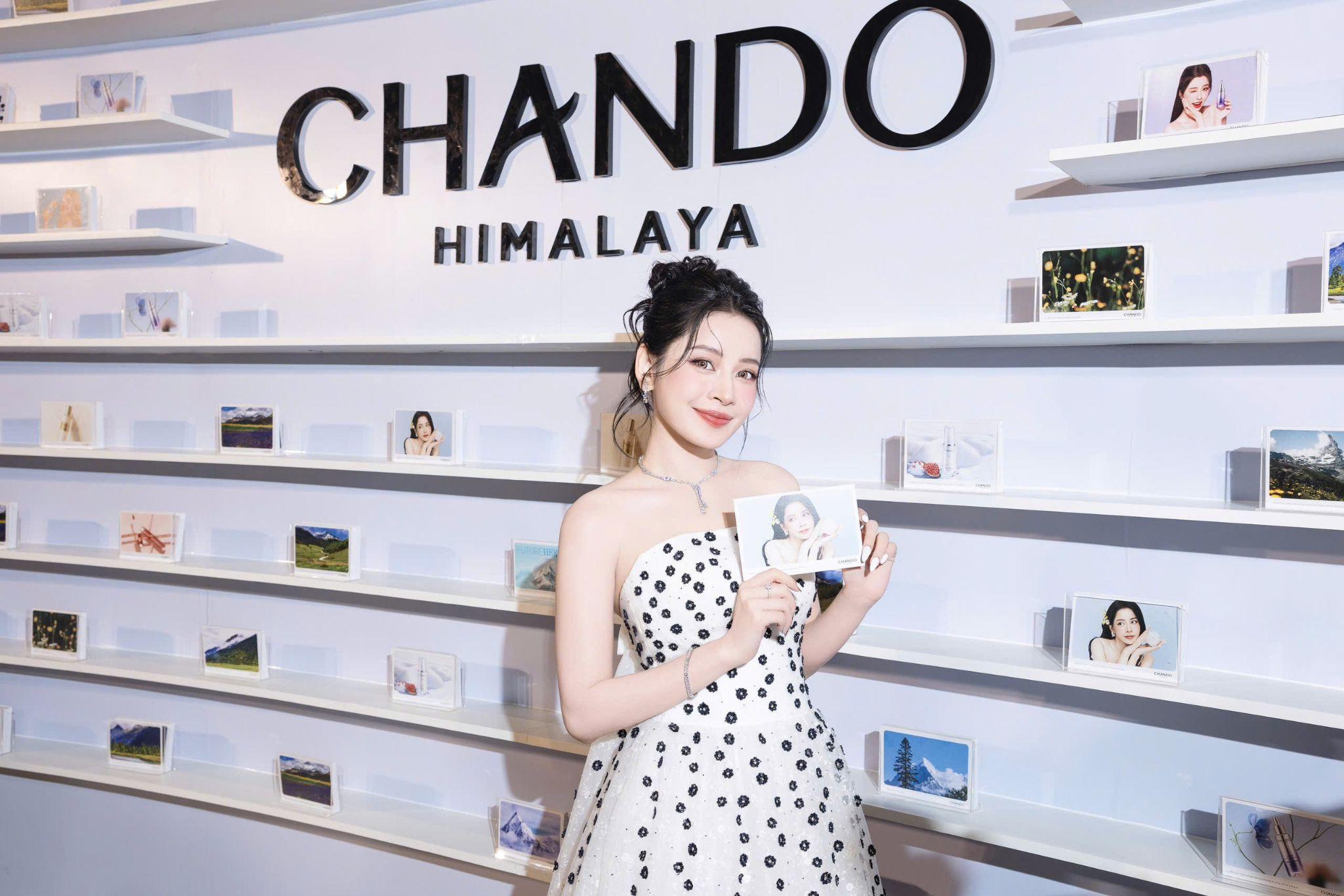 Chi Pu xuất hiện với vai trò Friend Of CHANDO Himalaya Việt Nam