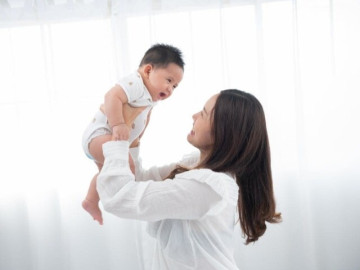Dành cho con khởi đầu toàn diện: Bí quyết chọn sữa từ các mẹ thông thái