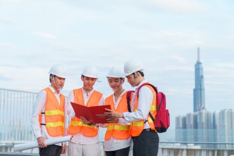 5 ngành học khát nhân lực trong năm 2025, mức lương tới 50 triệu đồng/tháng, ra trường dễ xin việc - 2
