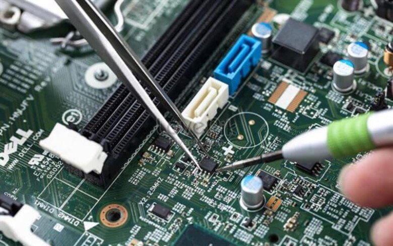 5 ngành học ở Việt Nam lương tới 100 triệu/tháng, amp;#34;khátamp;#34; nhân lực chất lượng cao, ra trường dễ xin việc - 4