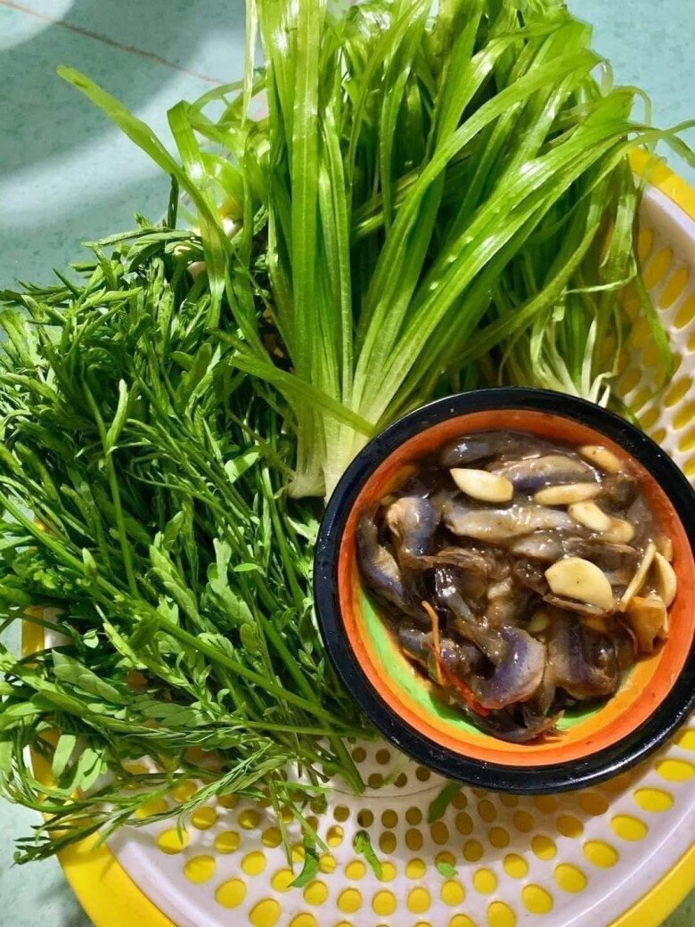 Cây dại có tên rất lạ, xưa mọc bờ bụi không ai ngó ngàng giờ thành đặc sản được người thành phố ưa chuộng, 120.000 đồng/kg - 3