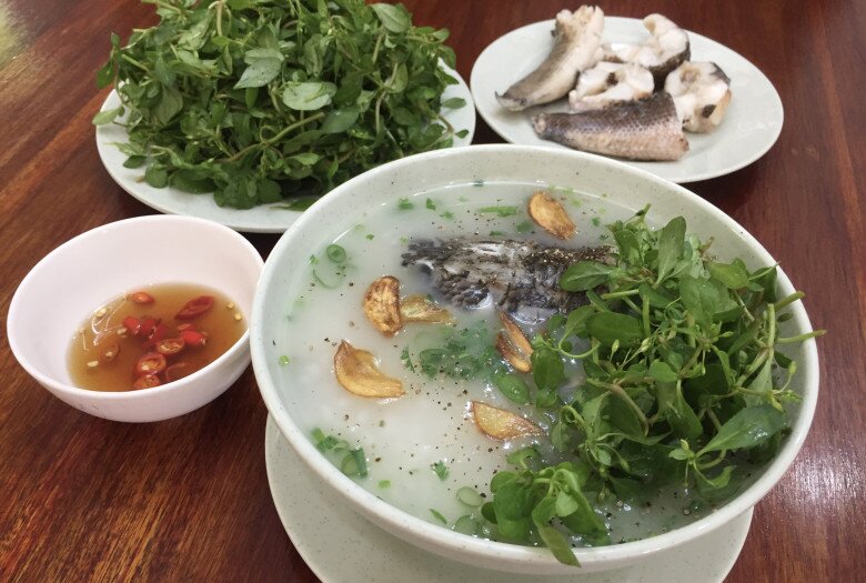 Cháo cá lóc rau đắng là món đặc sản ở miền Tây