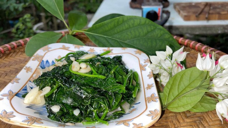 Rau mì chính xào có hương vị đặc biệt, người thành phố ưa chuộng những năm gần đây