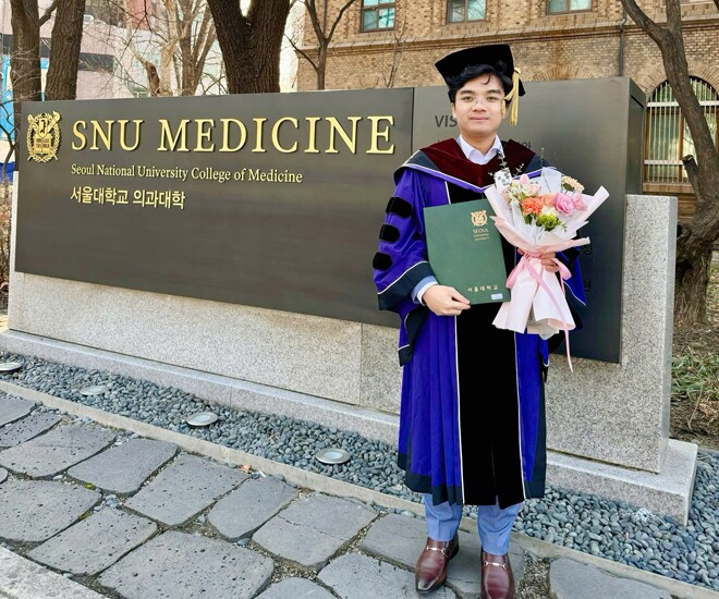 Trần Vương Thế Vinh lấy bằng tiến sĩ ở tuổi 29