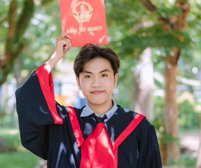 Chàng trai Đà Nẵng được bố đặt cho cái tên chẳng giống ai, đi học thường xuyên bị thầy cô viết sai, thành tích học amp;#34;siêu khủngamp;#34; - 1