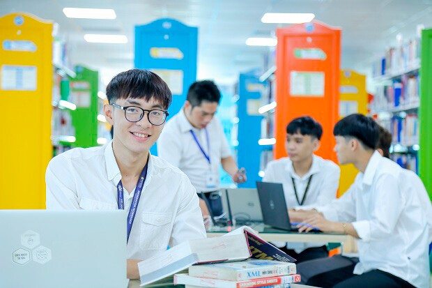 Có một ngành học HOT ra trường lương đến 70 triệu đồng/tháng, dễ xin việc trong 10 năm tới, điểm chuẩn thuộc top cao - 3