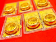 Tin tức - Người mua vàng nhẫn lỗ nặng