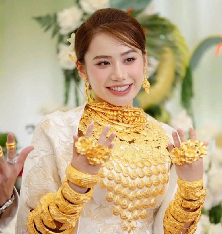 Choáng ngợp với 5 đám cưới amp;#34;siêu khủngamp;#34; trong năm 2024: Có cô dâu được bố mẹ đẻ tặng hồi môn 1.000 cây vàng - 2