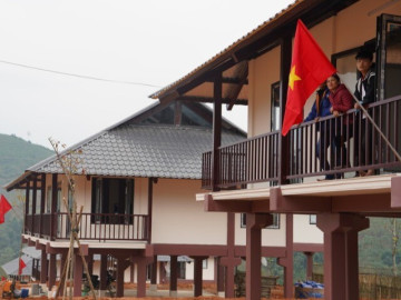 Người dân Làng Nủ chính thức nhận nhà mới, kỳ vọng về ngôi làng hạnh phúc