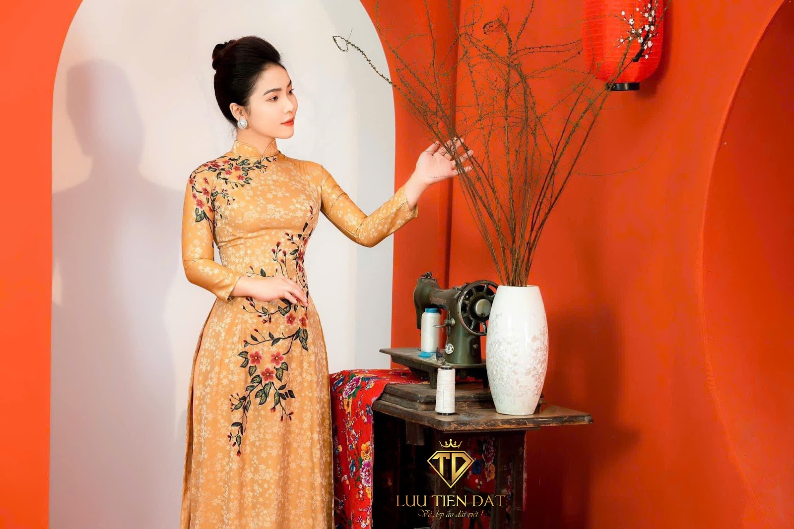 Hóa “nàng thơ mùa Xuân” cùng tà áo dài in 3D Lưu Tiến Đạt - 1