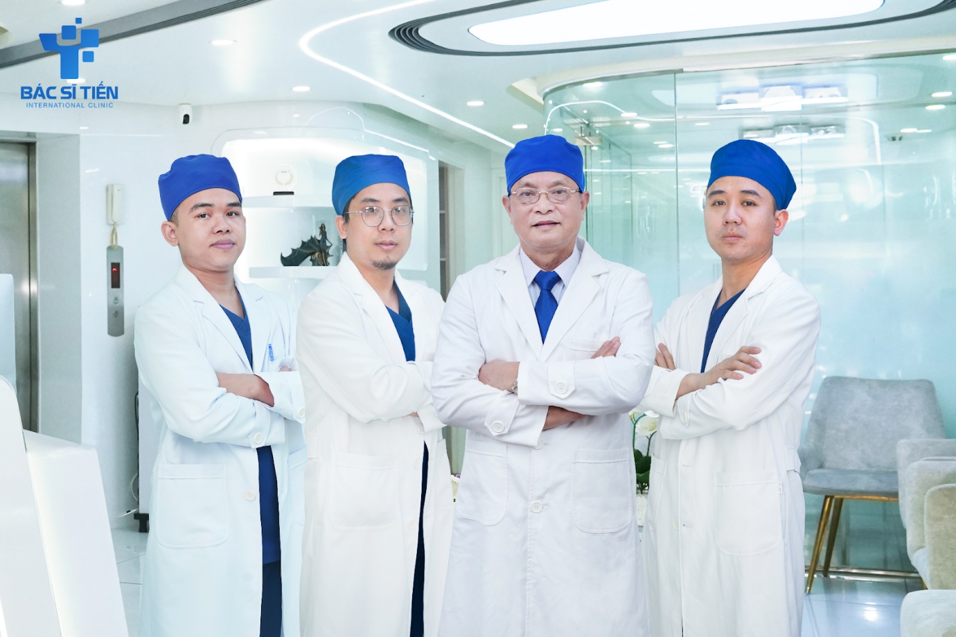 TS.BS Vũ Trọng Tiến cùng các cộng sự