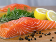 Sức khỏe - Cá hồi bổ dưỡng nhưng có một bộ phận dù giàu Omega-3, bạn vẫn nên cẩn thận khi ăn để tránh rước bệnh