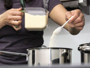 Sức khỏe - Loại gia vị “thần thánh” giúp món ăn ngon ngọt, nhiều gia đình lạm dụng khiến sức khỏe “xuống dốc không phanh”