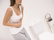 Sức khỏe - Đau rát khi đi tiểu có thể là dấu hiệu cảnh báo của các bệnh phụ khoa, chị em cần đặc biệt lưu tâm