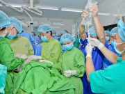 Sức khỏe - Chàng trai 18 tuổi chết não hiến tạng hồi sinh 7 cuộc đời: “Nếu không cứu được con thì cứu những người khác..."