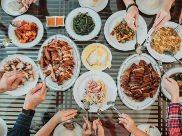 Cả gia đình đều mắc tiểu đường, bác sĩ nhìn thực đơn tá hỏa vì chế độ ăn "độc lạ" này!