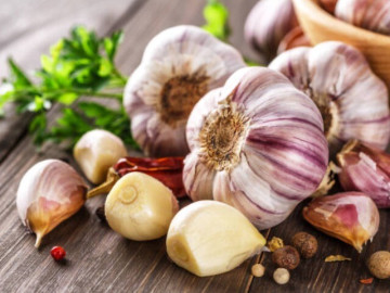 5 loại rau củ cực tốt cho sức khoẻ giao mùa, bán đầy ở chợ Việt, 2.000 đồng có thể mua