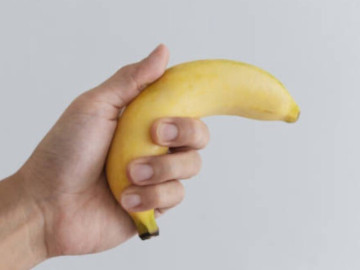 Vùng kín bạn trai mọc nhiều chấm trắng, cô gái nghĩ anh "ăn vụng" nhưng câu trả lời của bác sĩ lại gây bất ngờ