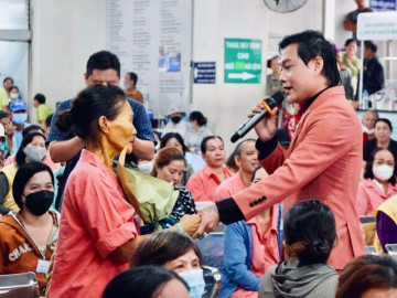 Biến Chủ nhật thành ngày   Chia sẻ yêu thương   ở Bệnh viện Chợ Rẫy