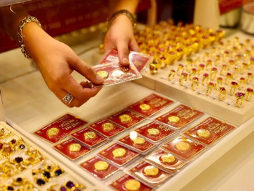 Giá vàng hôm nay 30-12: Vừa mở cửa, giá vàng miếng SJC, vàng nhẫn cùng giảm