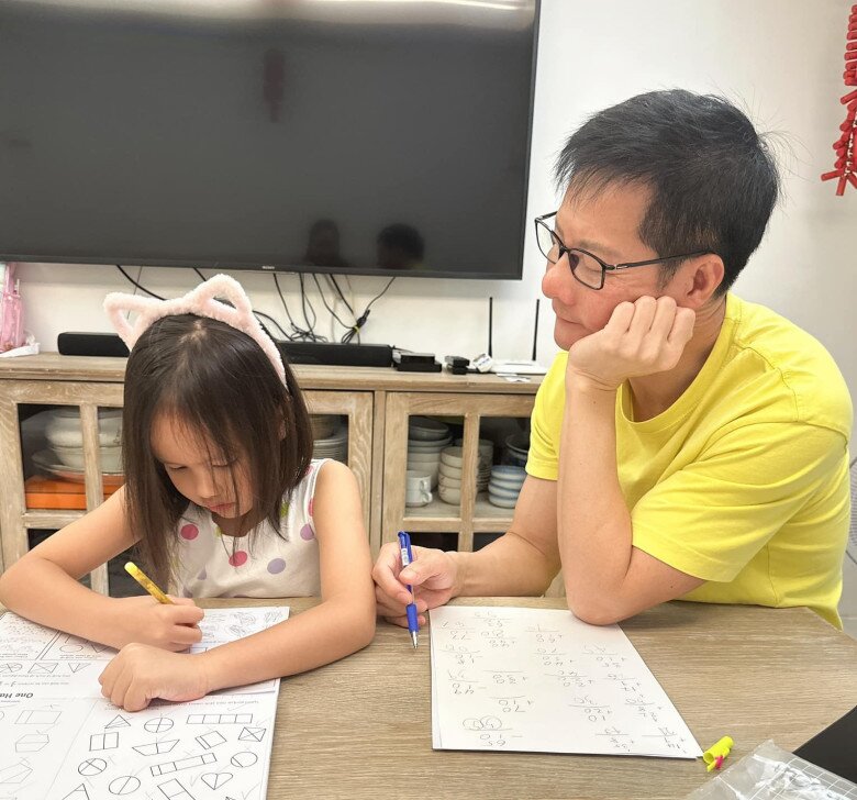 Lấy chồng đại gia U70, Phan Như Thảo và con gái được cưng như trứng mỏng, hai mẹ con được tháp tùng đi sự kiện - 6