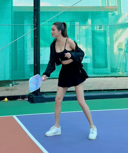 Mỹ nhân sân pickleball hoá ra lại là em gái ruột của cựu cầu thủ Công Vinh.