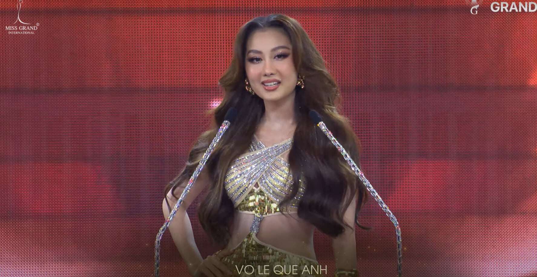 Trực tiếp Miss Grand International 2024: Các thí sinh đồng diễn và màn hô tên đặc trưng - 5