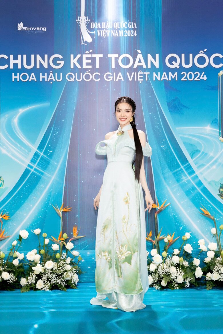 Á hậu Hạnh Nguyên.