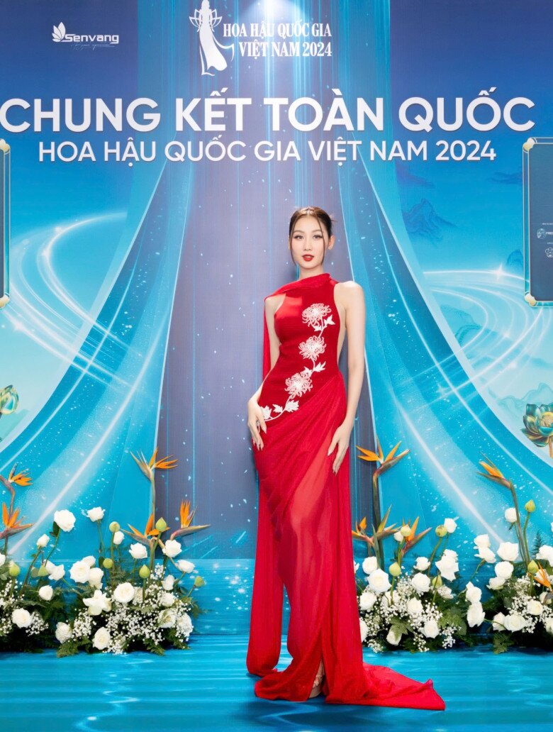Hoa hậu Quế Anh.