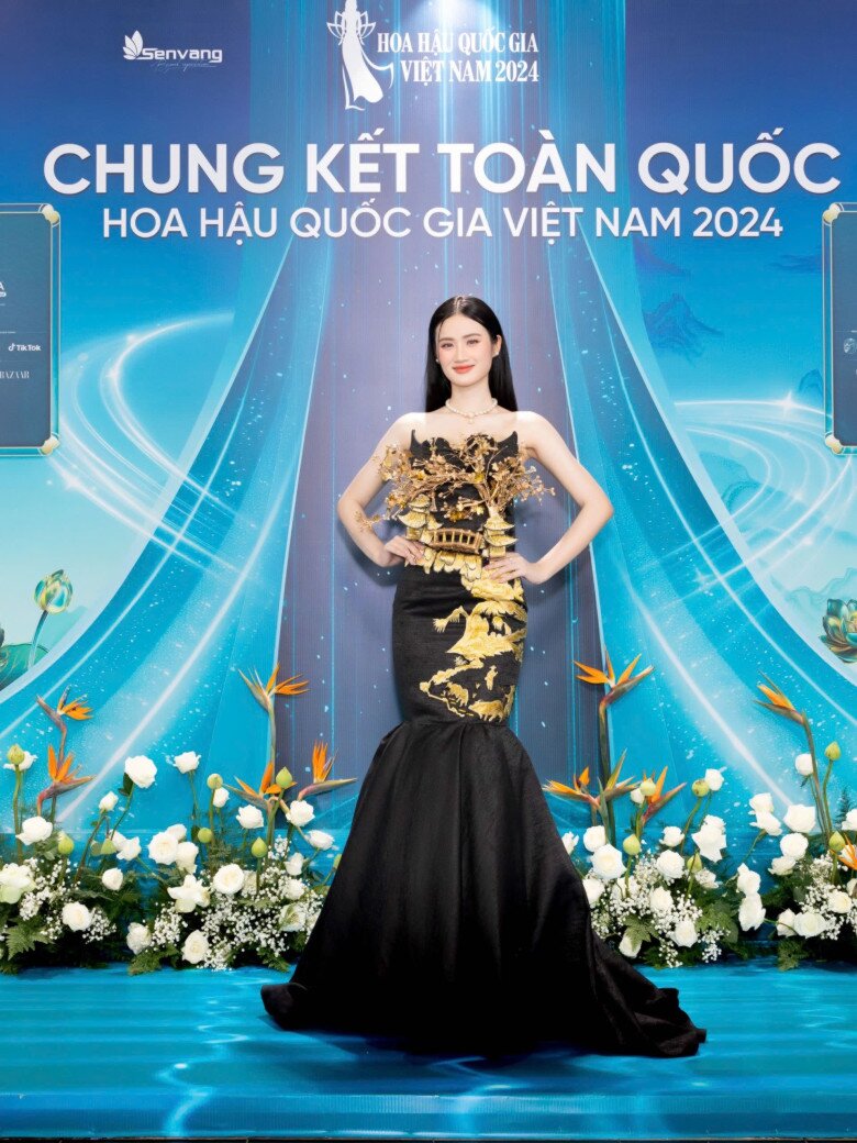 Hoa hậu Ý Nhi.