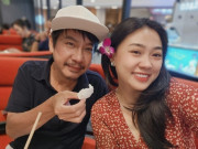Giải trí - Vợ kém 29 tuổi của nam nghệ sĩ U65: Lần đầu gặp mời chồng "cạn hết ly", giờ ở chung hay ghen, "canh" ông xã 24/7