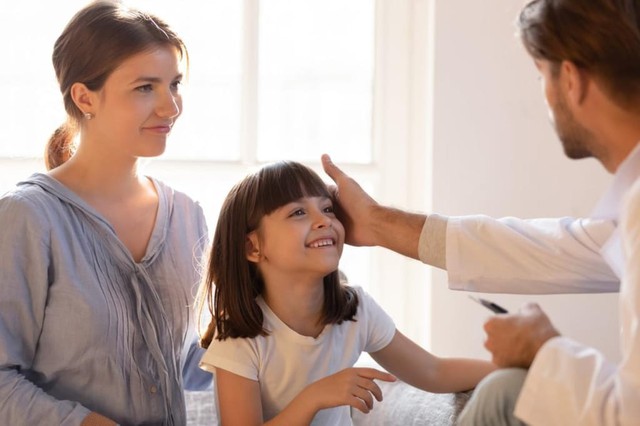 Cha mẹ ở tầng cao sẽ để con tham gia vào việc ra quyết định và chịu trách nhiệm về hậu quả. Ảnh minh hoạ