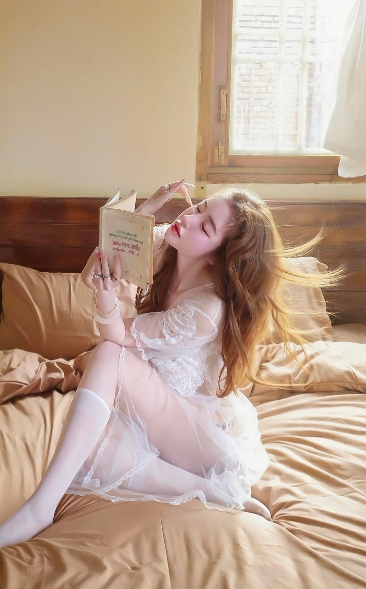 Elly Trần diện váy amp;#34;xuyên thấuamp;#34; khẳng định sức hút chưa bao giờ giảm nhiệt - 3