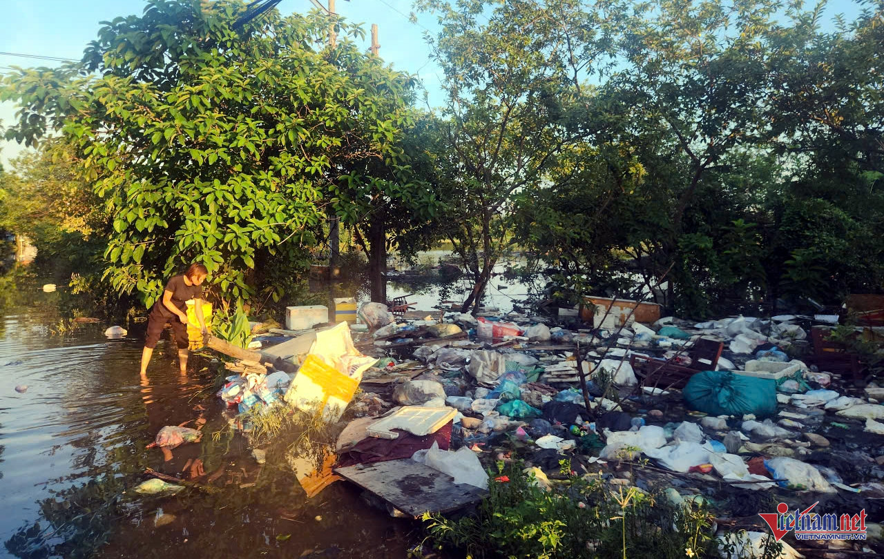 Khu dân cư amp;#34;ra ngõ nước ngập ngang ngườiamp;#34; ở Hà Nội, phường xin đắp đê - 2