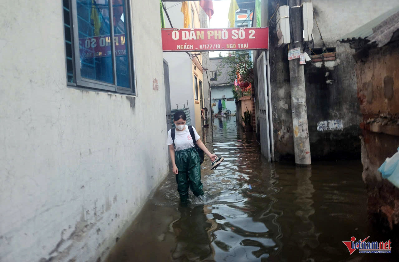 Khu dân cư amp;#34;ra ngõ nước ngập ngang ngườiamp;#34; ở Hà Nội, phường xin đắp đê - 7