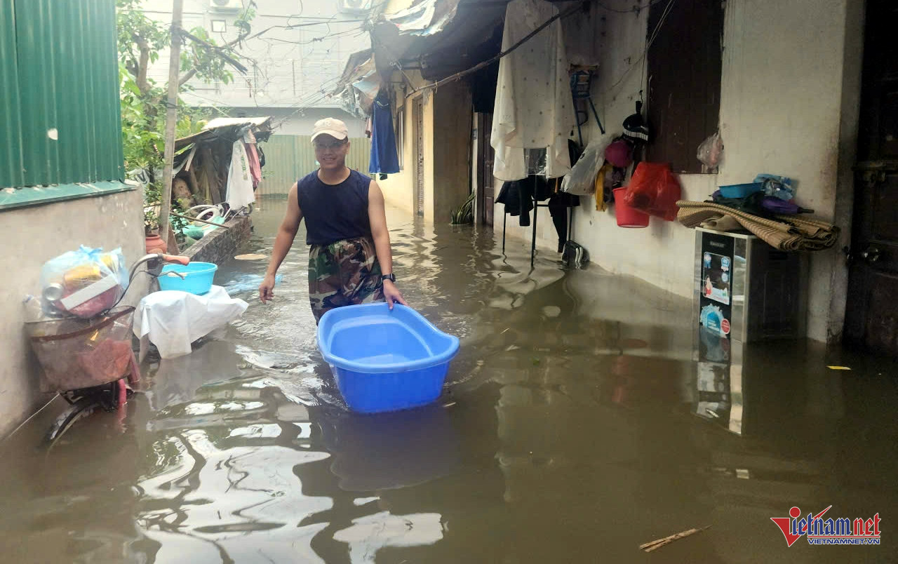 Khu dân cư amp;#34;ra ngõ nước ngập ngang ngườiamp;#34; ở Hà Nội, phường xin đắp đê - 9