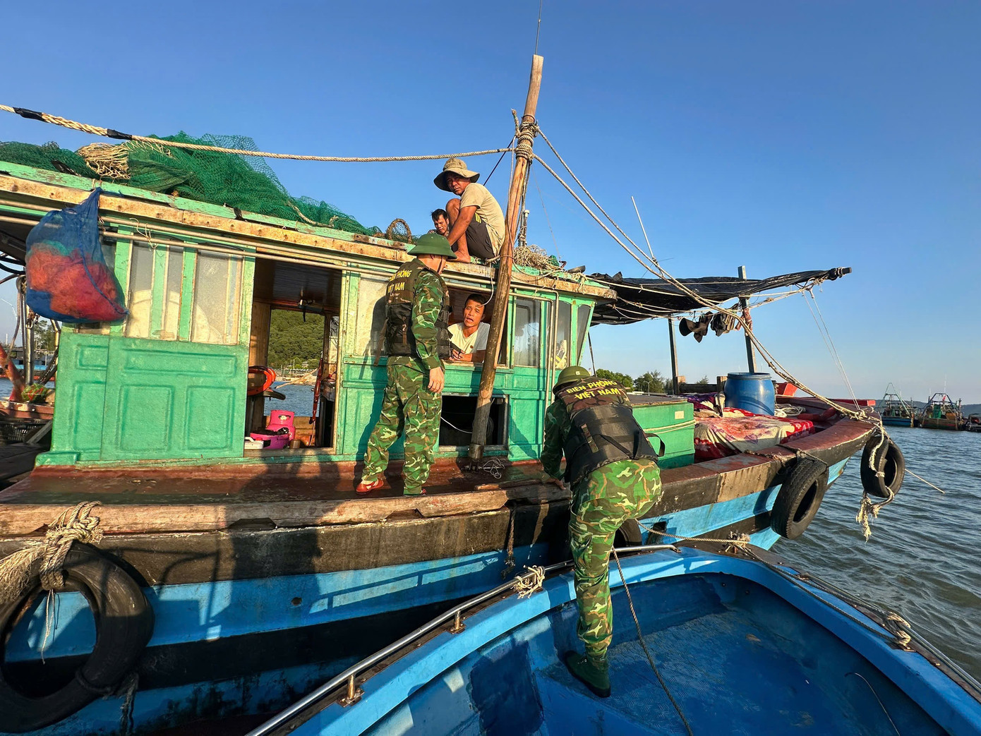 Các đơn vị phối hợp với các cơ quan chức năng của địa phương rà soát số lượng tàu, thuyền của địa phương.