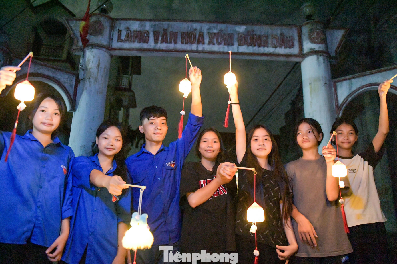 Một Trung thu giản dị nhưng đong đầy yêu thương giữa vùng quê ven sông Bùi sau bão số 10.