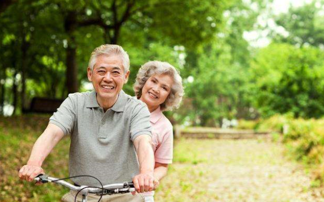 Sức khỏe là vốn quý nhất đối với người lớn tuổi nghỉ hưu. Ảnh minh hoạ