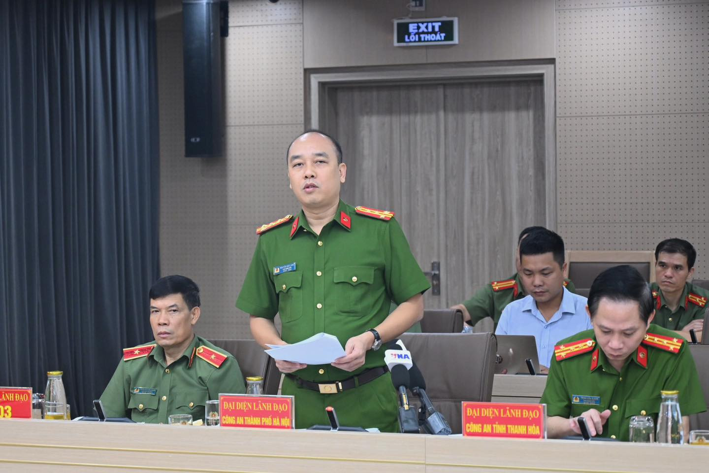 Công an Hà Nội đang làm việc với Shark Bình - 3