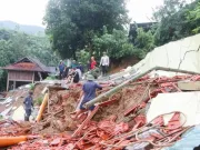 Tin tức - Nhiều ngôi nhà ở xã miền núi tan hoang sau bão