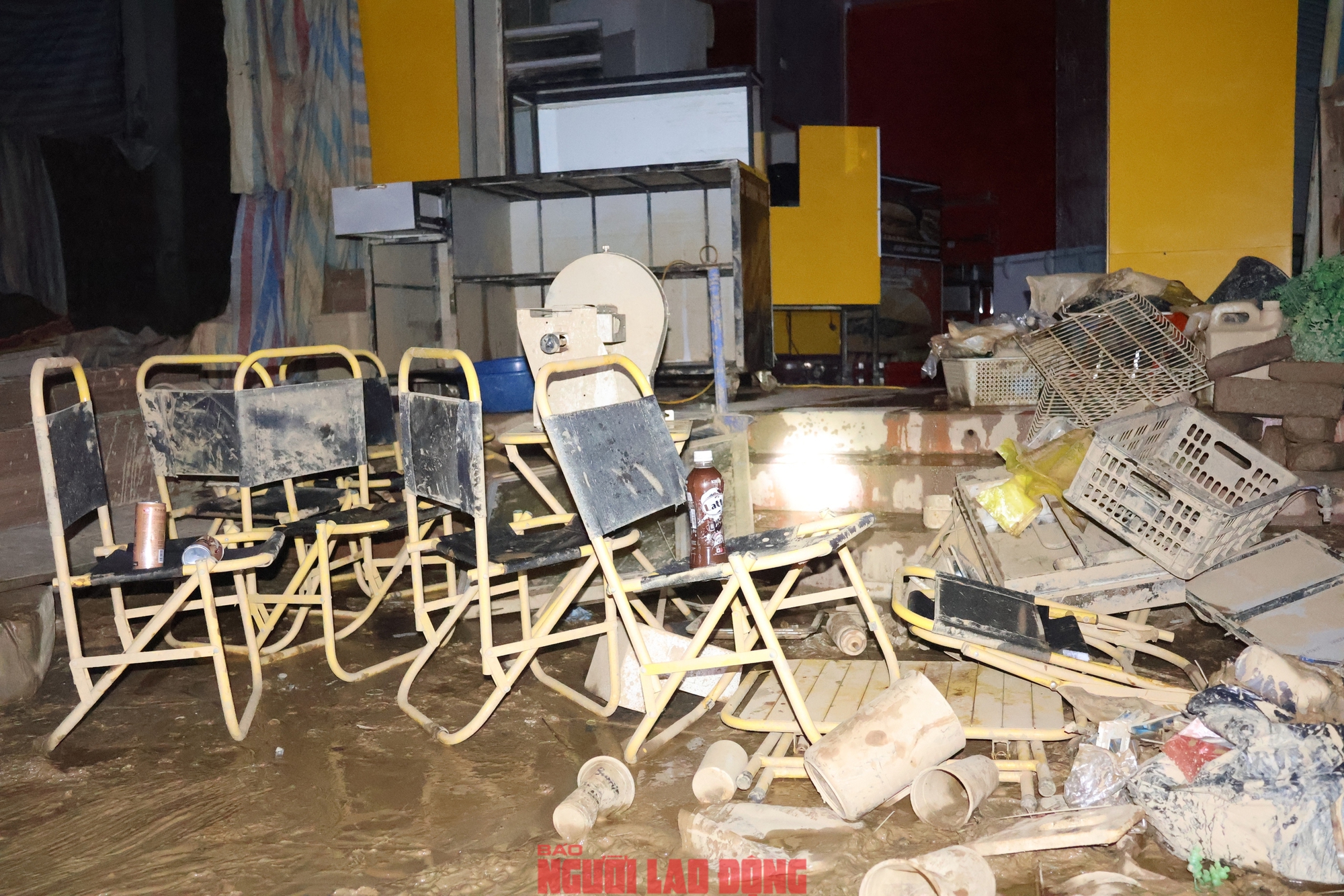 VIDEO: Nhiều tài sản, cửa hàng của người dân Thái Nguyên amp;#34;chả còn gìamp;#34; sau trận ngập lụt lịch sử - 2