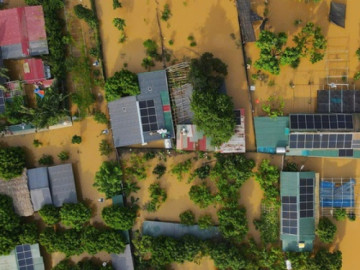 Vẫn còn hơn 7000 ngôi nhà bị ngập do mưa lũ sau bão số 11