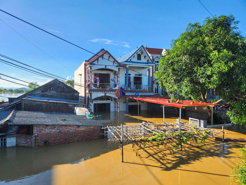 Toàn cảnh trận lũ phía Bắc: Nước đã về sông nhưng cuộc sống thì... - 1