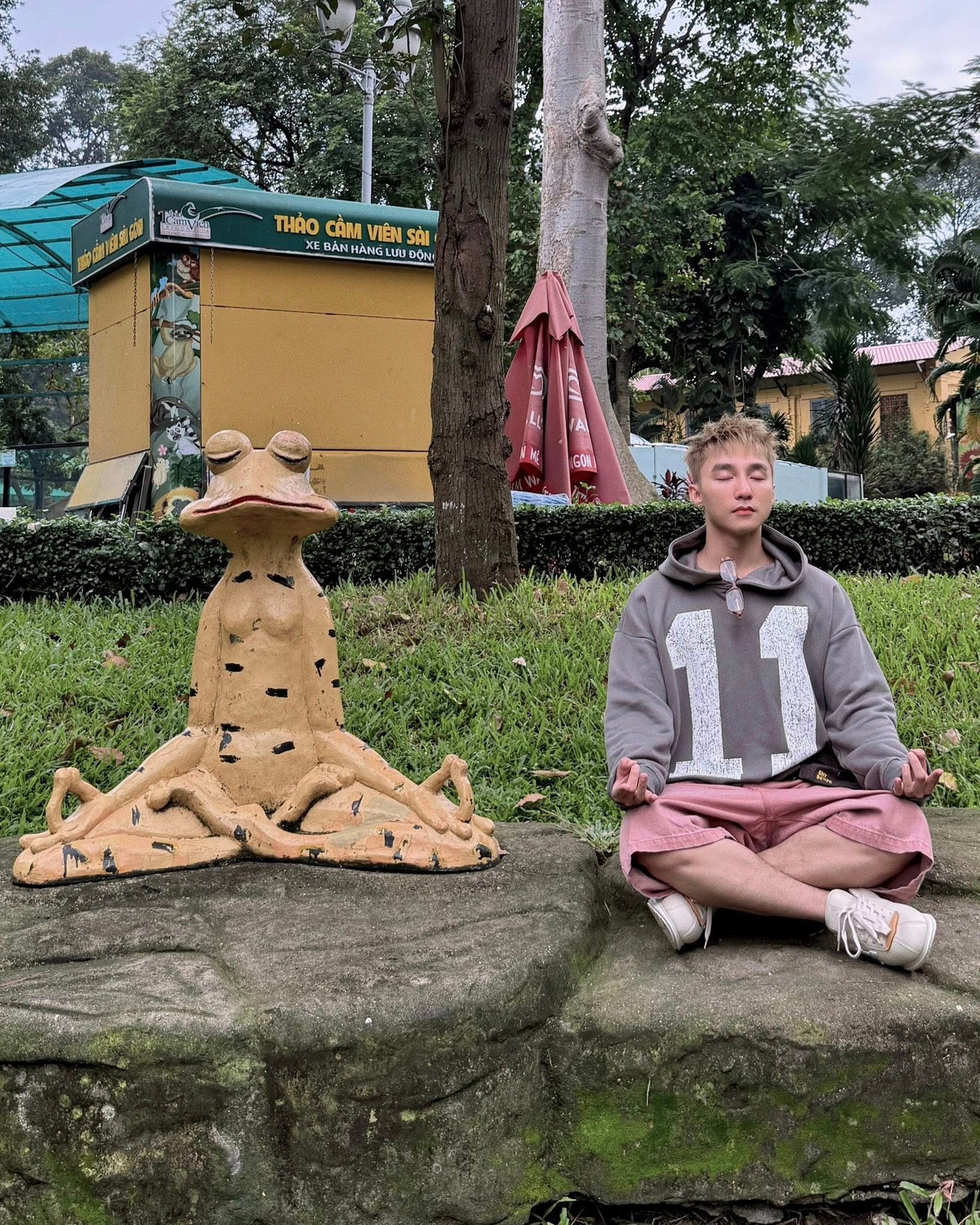 Sơn Tùng M-TP khiến mạng xã hội amp;#39;bùng nổamp;#39; khi check-in ở Thảo Cầm Viên - 3