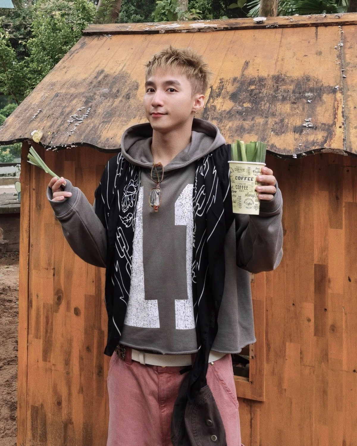 Sơn Tùng M-TP khiến mạng xã hội amp;#39;bùng nổamp;#39; khi check-in ở Thảo Cầm Viên - 7