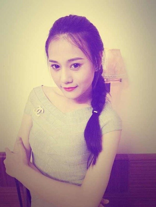 Netizen amp;#34;đào lạiamp;#34; nhan sắc thời chưa nổi tiếng của Phương Oanh - 1