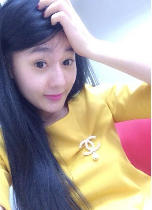 Netizen amp;#34;đào lạiamp;#34; nhan sắc thời chưa nổi tiếng của Phương Oanh - 4