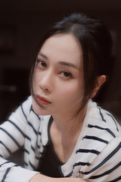 Netizen amp;#34;đào lạiamp;#34; nhan sắc thời chưa nổi tiếng của Phương Oanh - 11